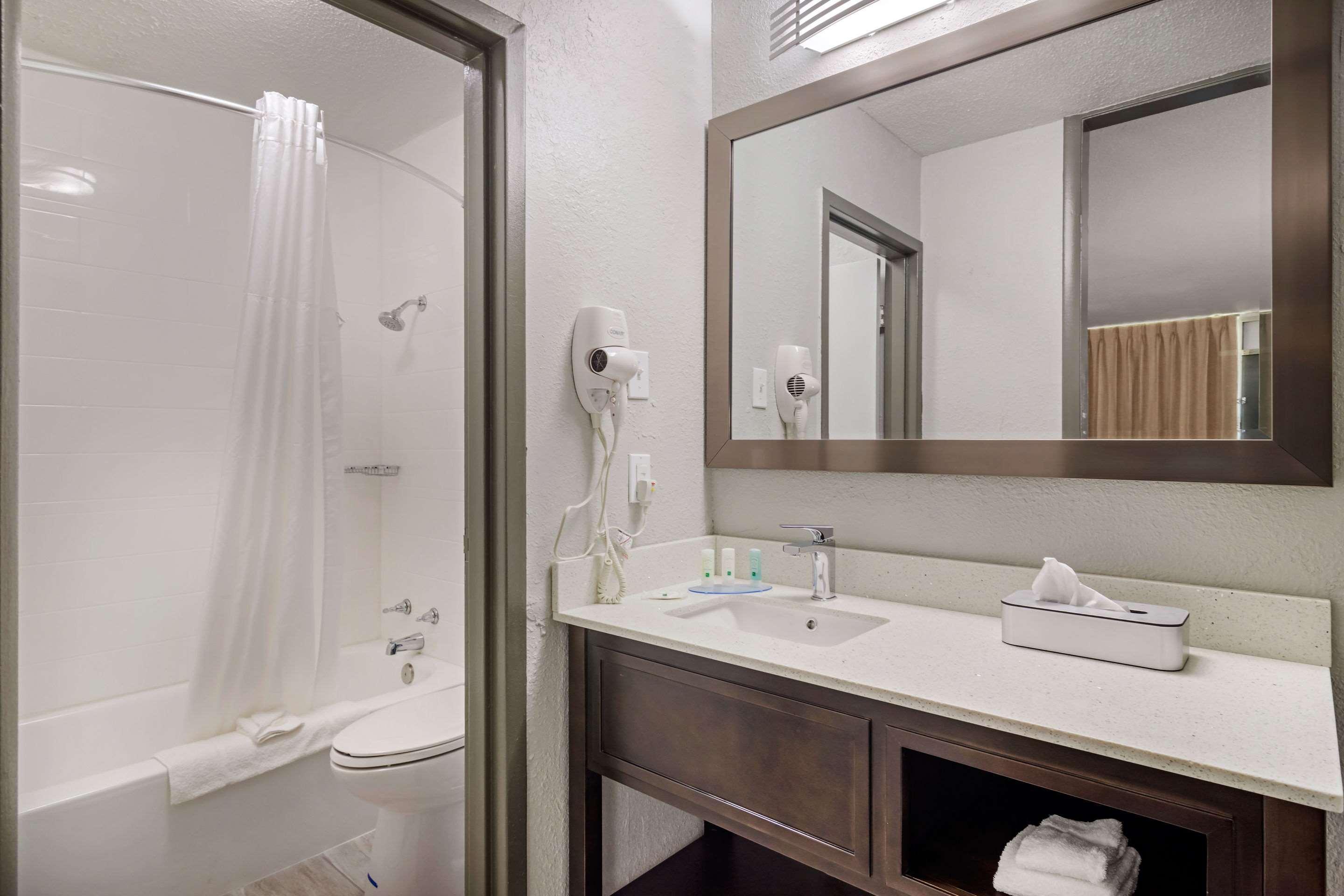 Quality Inn & Suites Картърсвил Екстериор снимка