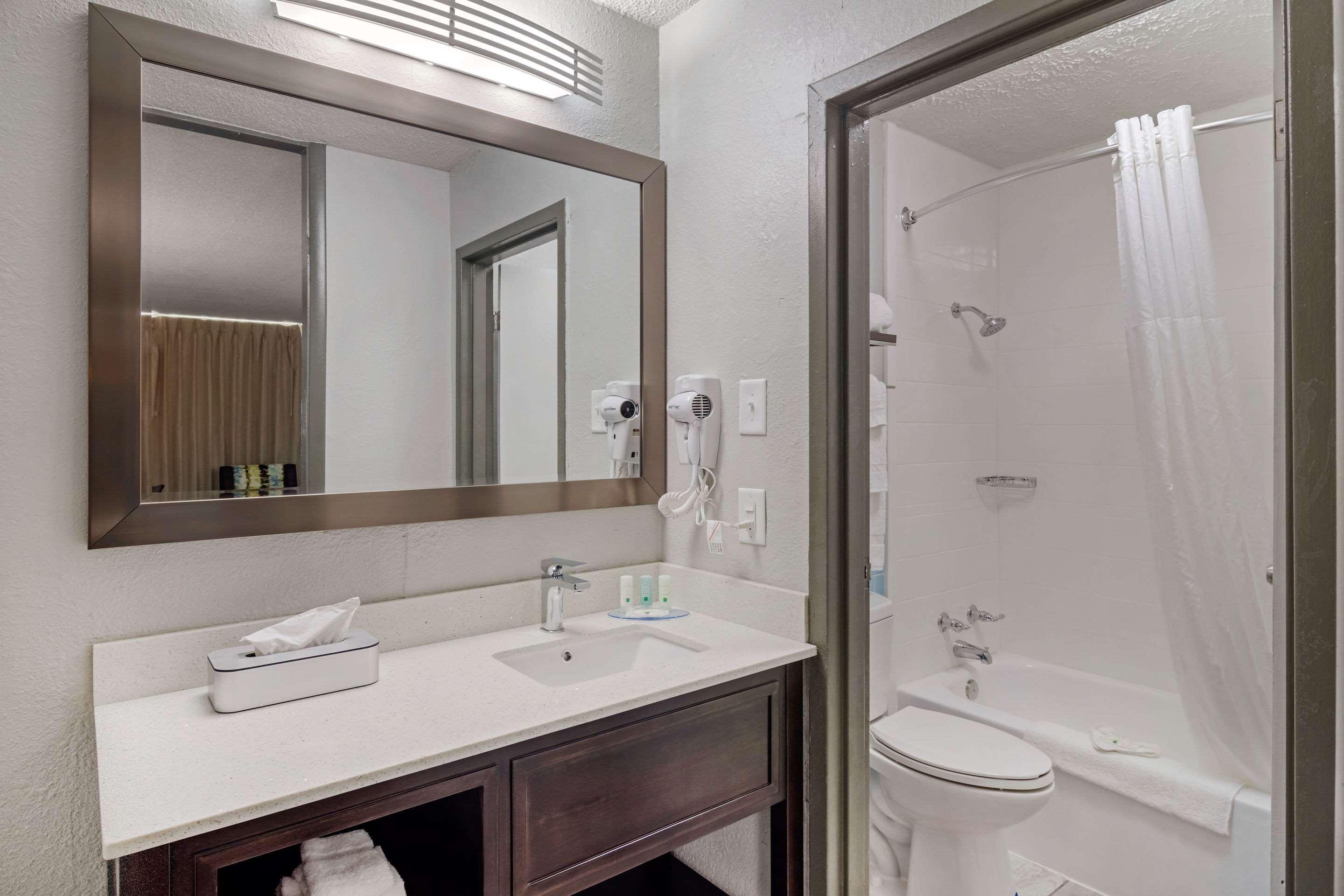 Quality Inn & Suites Картърсвил Екстериор снимка