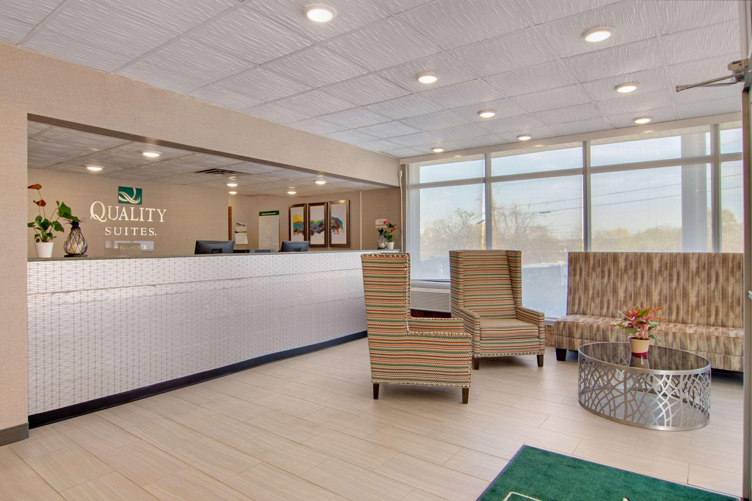 Quality Inn & Suites Картърсвил Екстериор снимка
